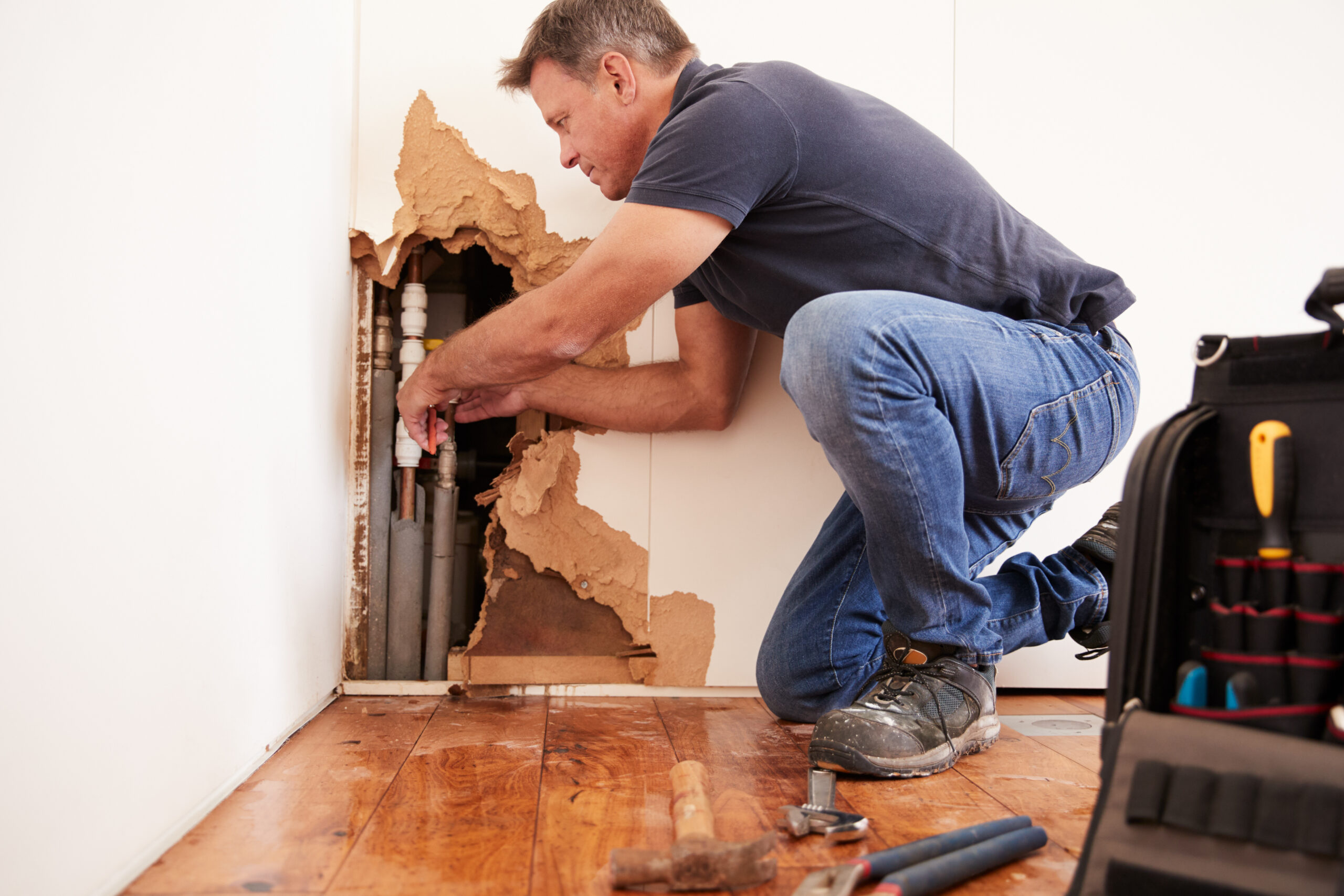 Read more about the article DIY Fix For a Burst Pipe